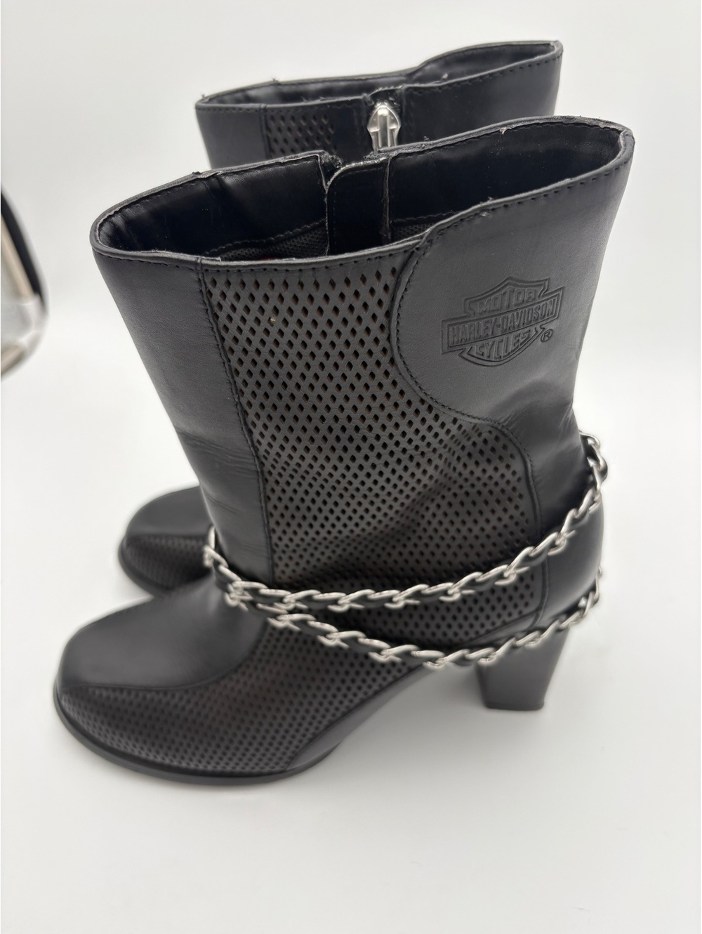 Harley-Davidson Claudia $140 Chain Zip Heel Biker Boots Size 7 1/2 Chain Detail - Picture 5 of 9